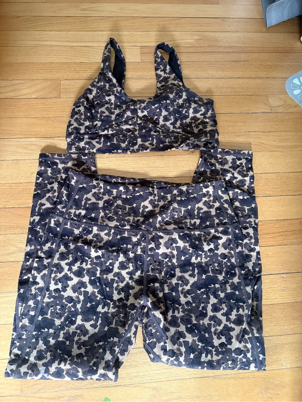 Varley cheetah print leggings & Sports Bra Set (both L)
